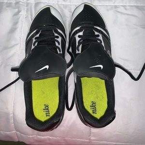 women’s size 9 softball cleats